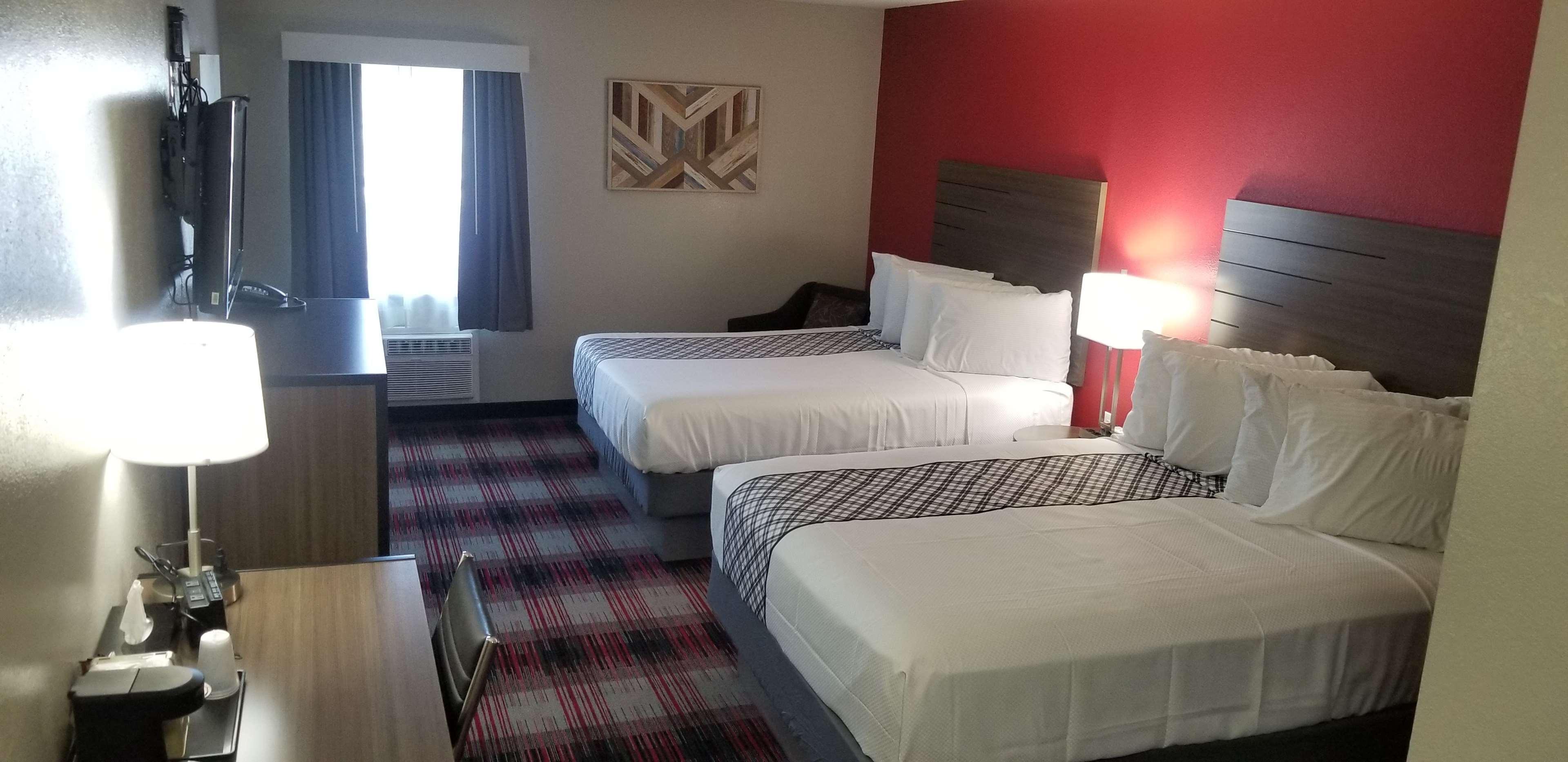 Surestay Hotel By Best Western Higginsville Экстерьер фото
