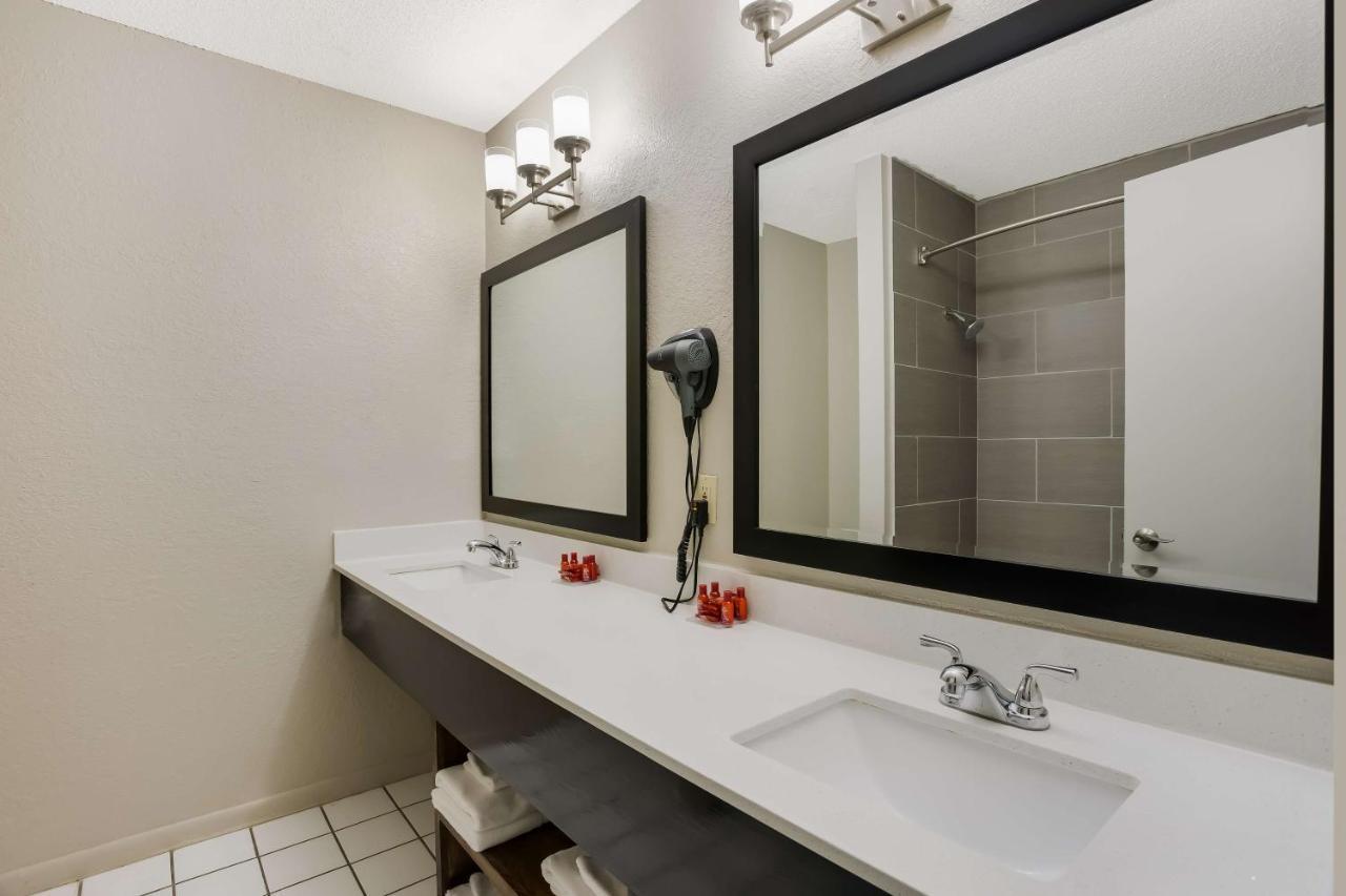 Surestay Hotel By Best Western Higginsville Экстерьер фото