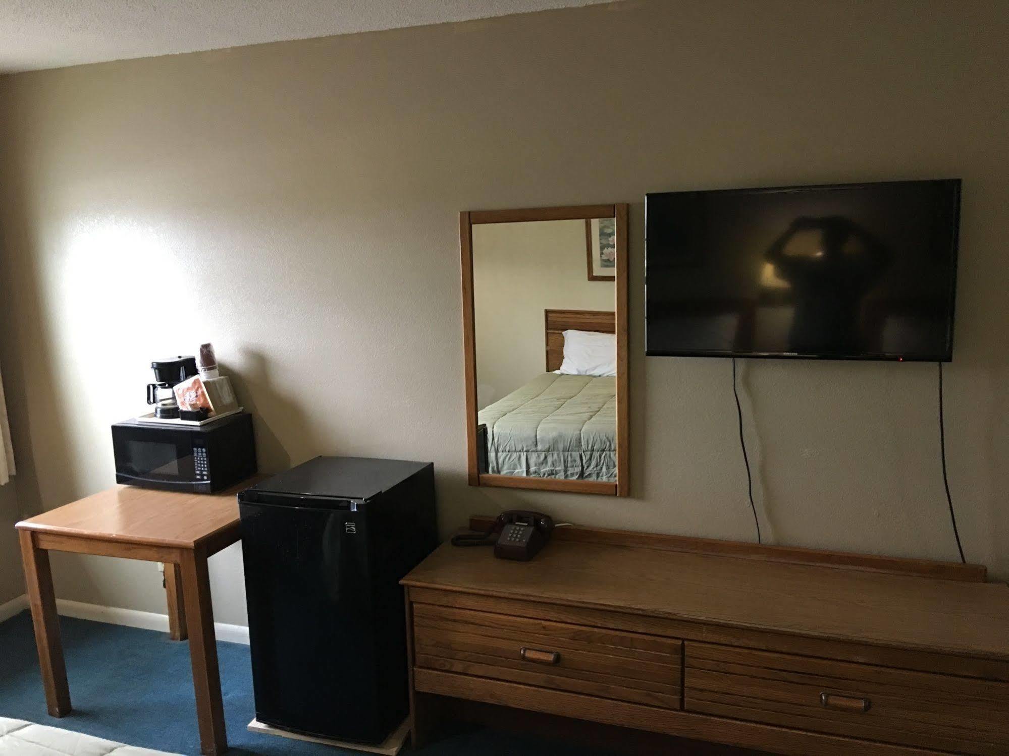 Surestay Hotel By Best Western Higginsville Экстерьер фото